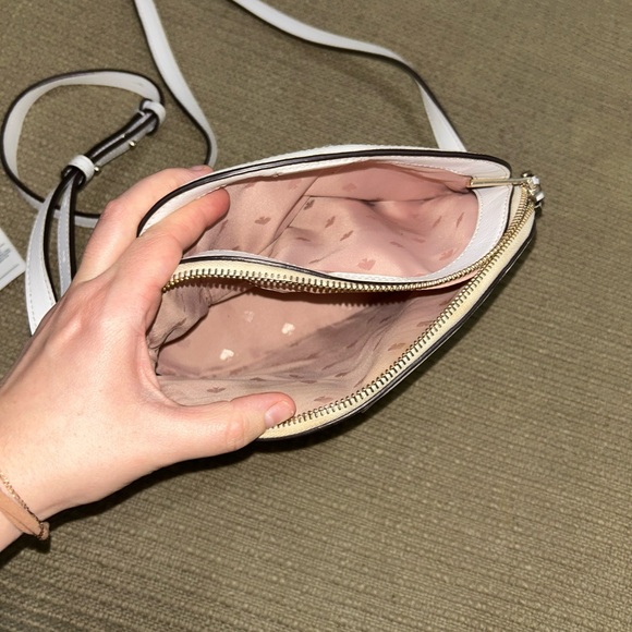 Kate Spade Tan and White crossbody - Picture 6 of 7